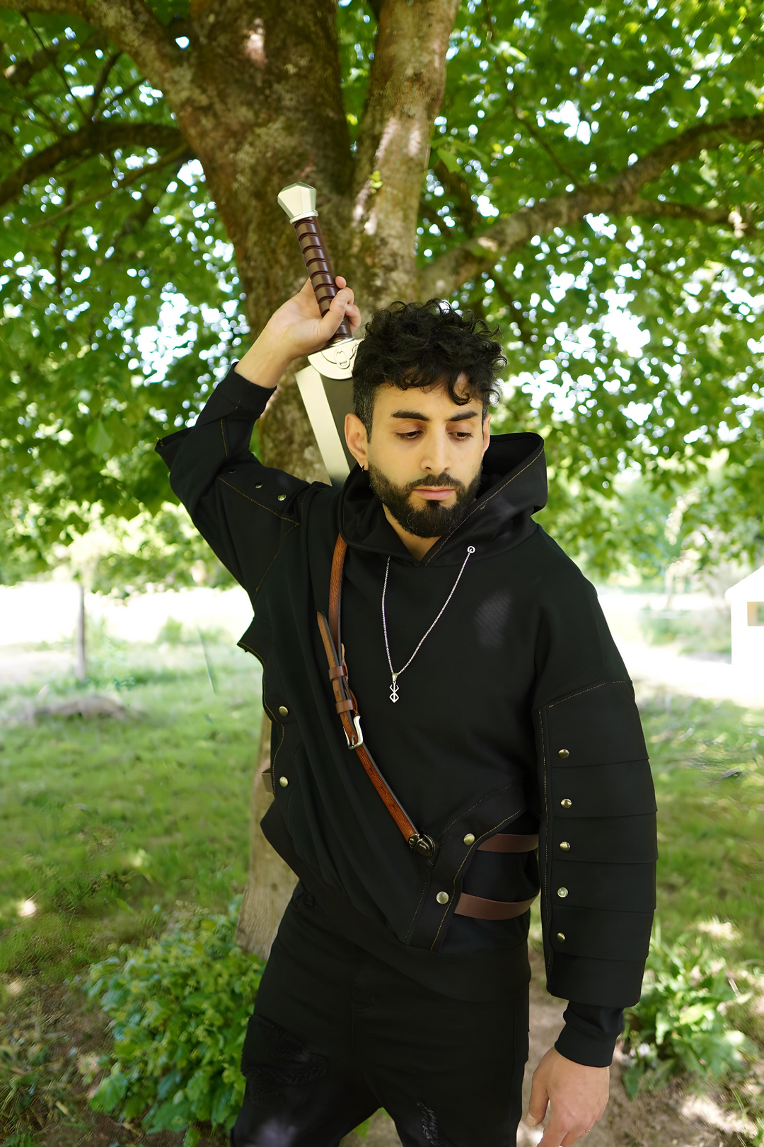 Sweat à Capuche "Berserker" – Hoodie Artisanal Unique, Inspiré Guerrier Noir