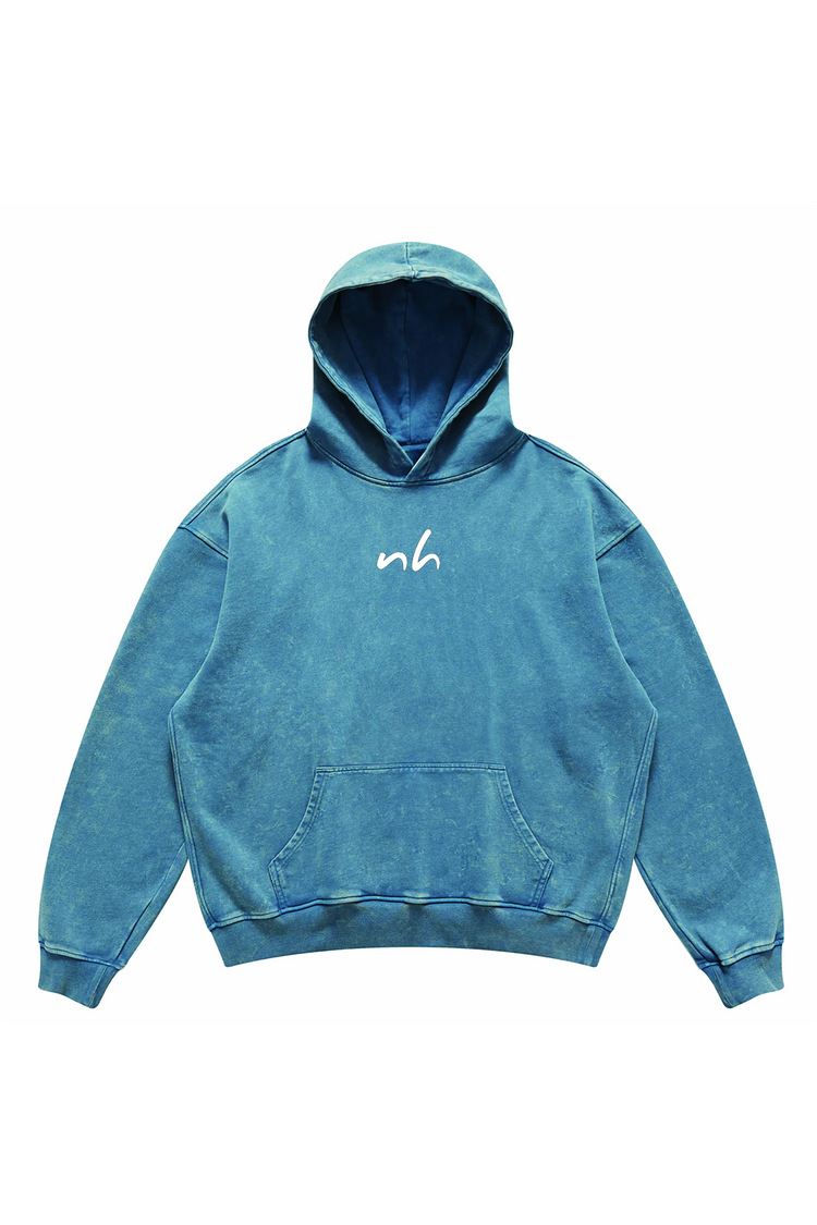 Look street rétro avec ce hoodie au lavage unique, teinte bleue texturée, coupe oversized.