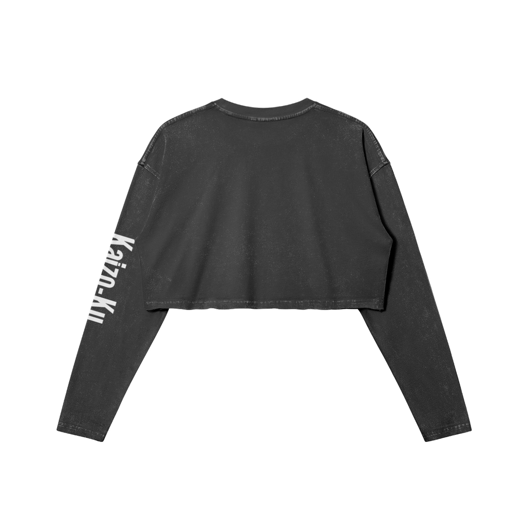 Vue de dos du Maze Standard Long Sleeve Crop Top. La coupe cropped offre une silhouette élégante et moderne. Le dos est entièrement uni, sans logo, mettant en avant la simplicité et la coupe impeccable du vêtement, idéale pour un look streetwear minimaliste.