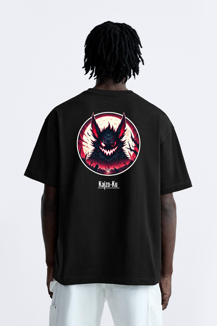 L’illustration bestiale et intense du T-shirt Berserker Sauvage prend vie dans cette vue portée. Un design audacieux qui symbolise la rage et la puissance d’un combattant intrépide.