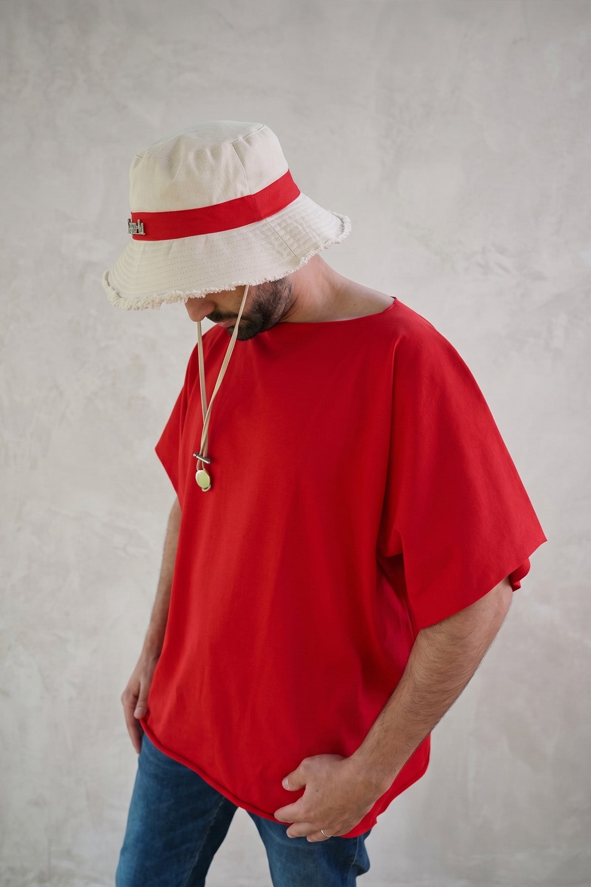 T-shirt oversize rouge "Luffy Origin" – coupe droite sans coutures