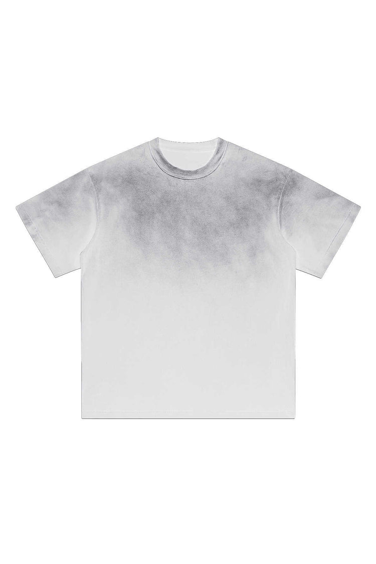 Vue de face du T-shirt oversize en coton épais avec silhouette noire armée devant un symbole occulté, inspiré de l’univers Berserk. Impression DTG, design Kaizo-Ku.